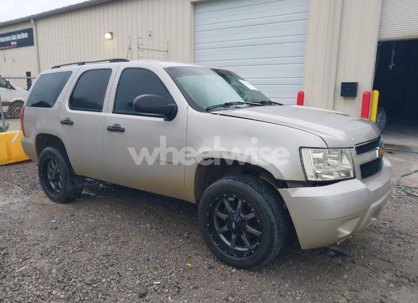 2007 Chevrolet Tahoe LS (VIN 1GNFC13037R194815) main photo