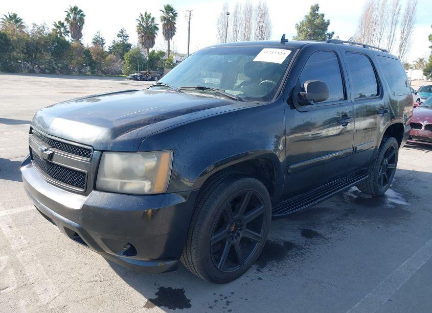 Photo 2 of 2007 Chevrolet Tahoe LS (VIN 1GNFC13037R249585)
