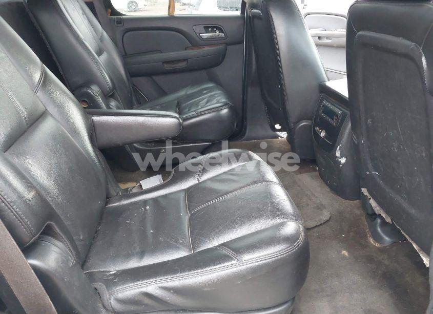 Photo 8 of 2007 Chevrolet Tahoe LTZ (VIN 1GNFC13037R297667)