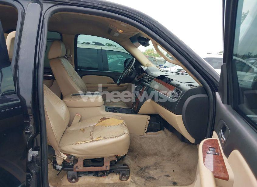 Photo 5 of 2007 Chevrolet Tahoe LT (VIN 1GNFC13037R363974)