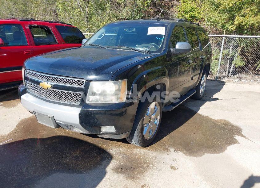 Photo 2 of 2008 Chevrolet Tahoe LT (VIN 1GNFC13038R110641)