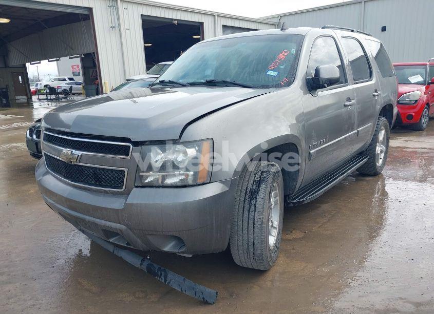 Photo 2 of 2008 Chevrolet Tahoe LT (VIN 1GNFC13038R127830)