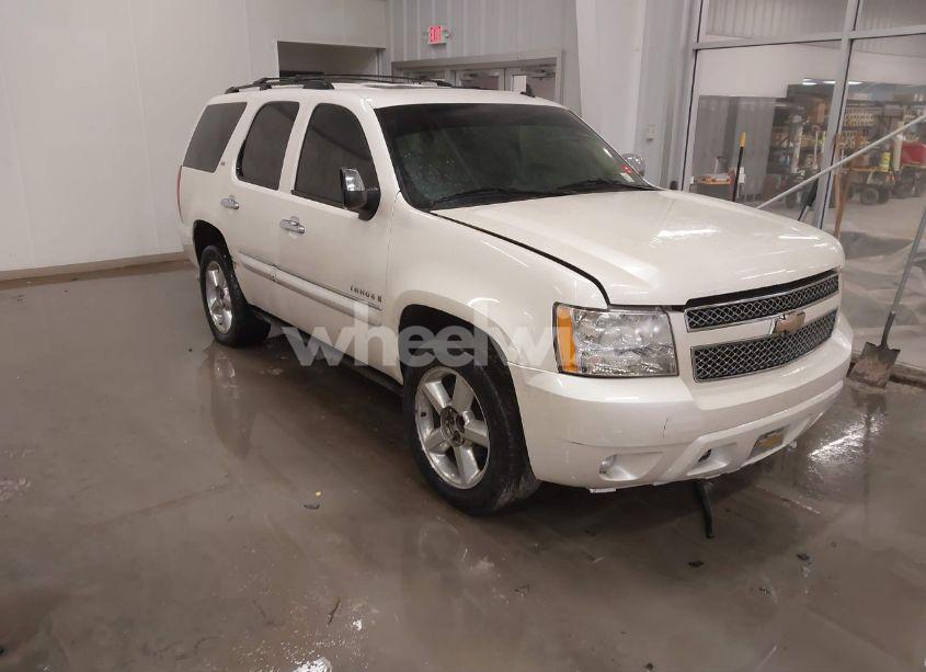 2008 Chevrolet Tahoe LTZ (VIN 1GNFC13038R271085) main photo