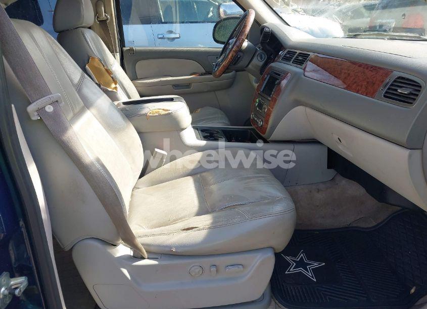 Photo 5 of 2007 Chevrolet Tahoe LT (VIN 1GNFC13047J131172)