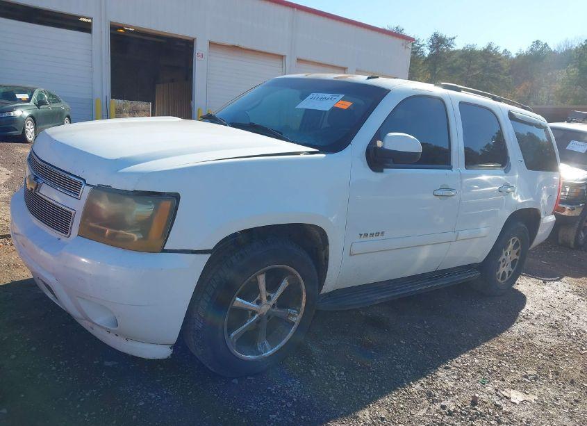 Photo 2 of 2007 Chevrolet Tahoe LT (VIN 1GNFC13047J338483)