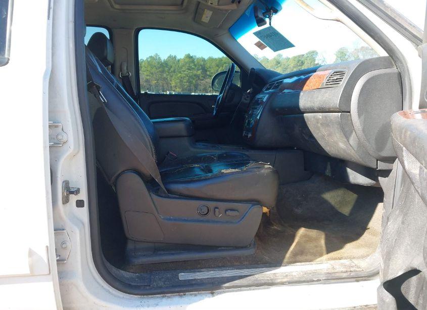 Photo 5 of 2007 Chevrolet Tahoe LT (VIN 1GNFC13047J338483)