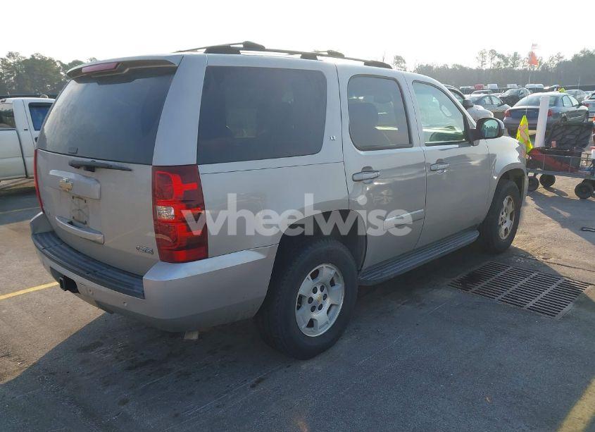 Photo 4 of 2007 Chevrolet Tahoe LT (VIN 1GNFC13047R258019)