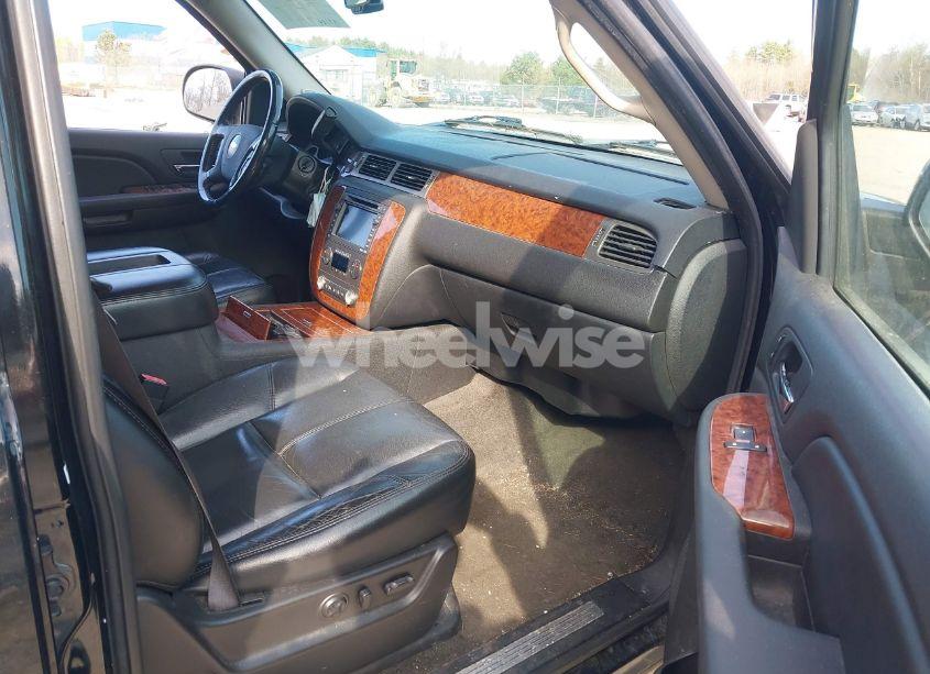 Photo 5 of 2007 Chevrolet Tahoe LTZ (VIN 1GNFC13047R361084)