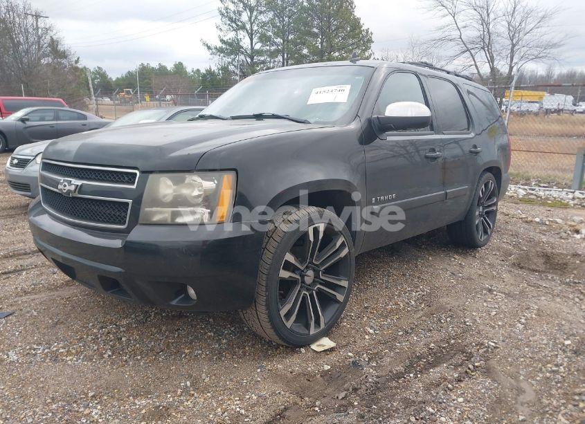 Photo 2 of 2007 Chevrolet Tahoe LT (VIN 1GNFC13047R409313)