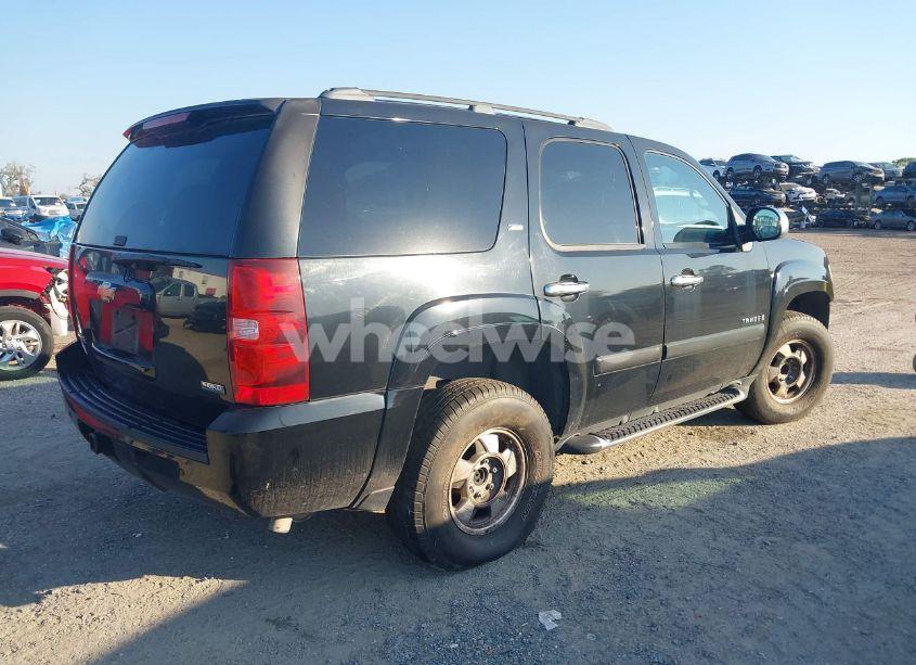 Photo 4 of 2007 Chevrolet Tahoe LT (VIN 1GNFC13047R423471)