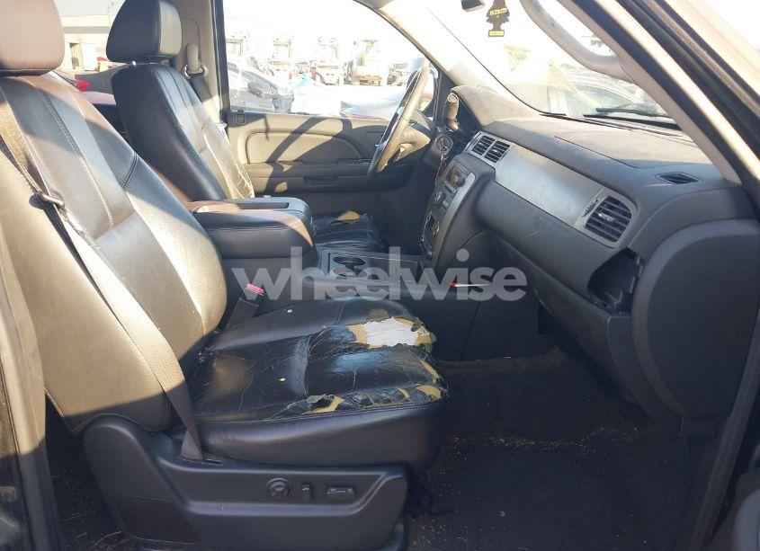 Photo 5 of 2007 Chevrolet Tahoe LT (VIN 1GNFC13047R423471)