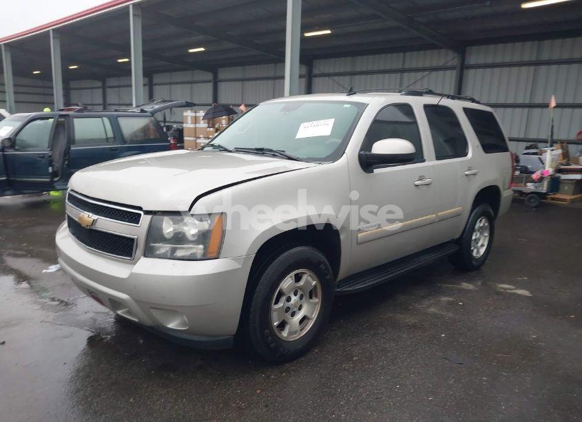 Photo 2 of 2008 Chevrolet Tahoe LT (VIN 1GNFC13048R110812)