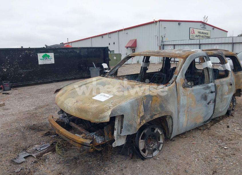 Photo 2 of 2008 Chevrolet Tahoe LT W/3LT (VIN 1GNFC13048R115850)
