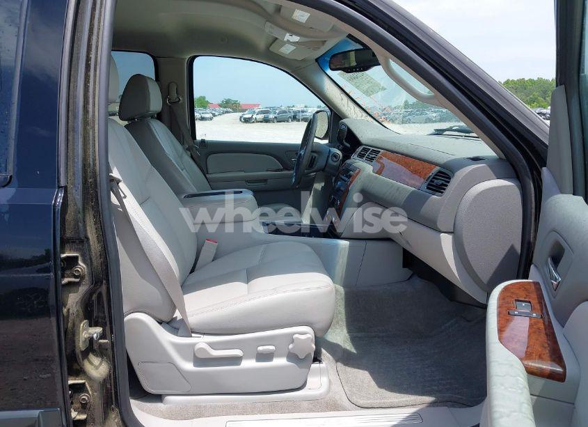 Photo 5 of 2008 Chevrolet Tahoe LT (VIN 1GNFC13048R147309)