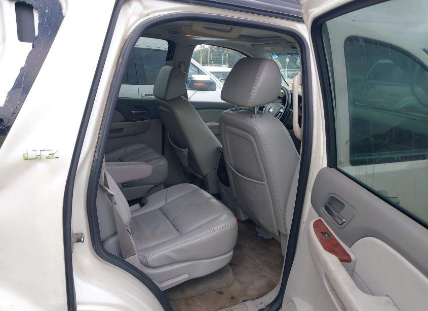 Photo 8 of 2008 Chevrolet Tahoe LTZ (VIN 1GNFC13048R193304)