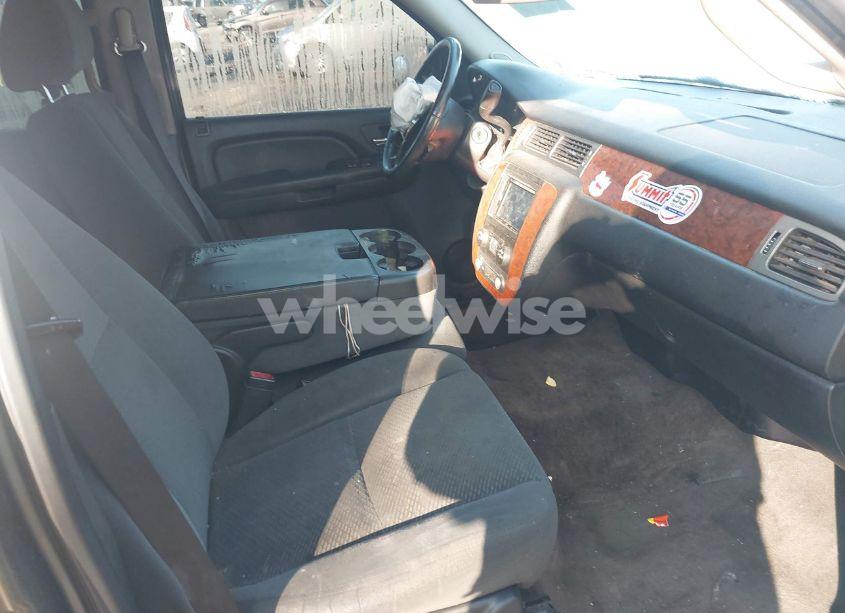 Photo 5 of 2008 Chevrolet Tahoe LS (VIN 1GNFC13048R216130)