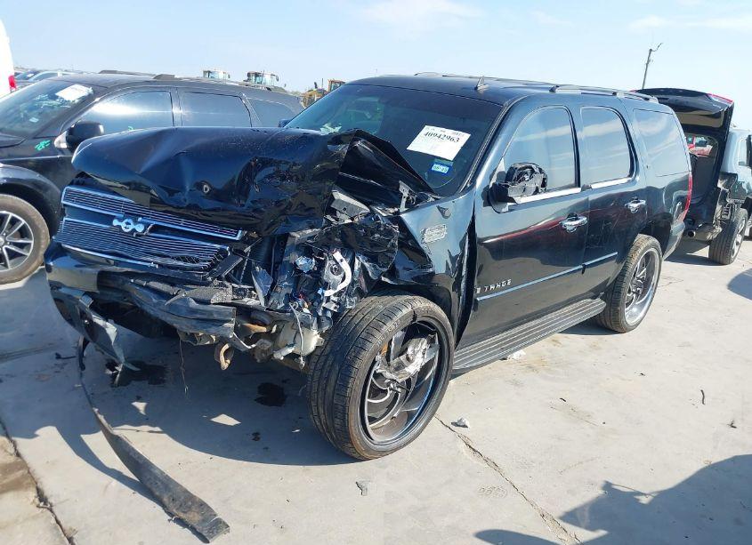 Photo 2 of 2008 Chevrolet Tahoe LT (VIN 1GNFC13048R238984)