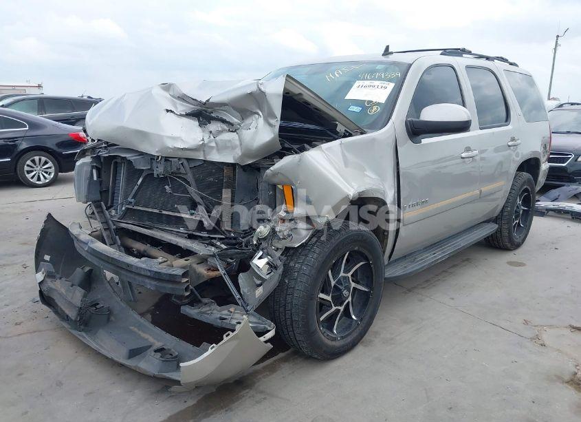 Photo 2 of 2007 Chevrolet Tahoe LT (VIN 1GNFC13057J404555)
