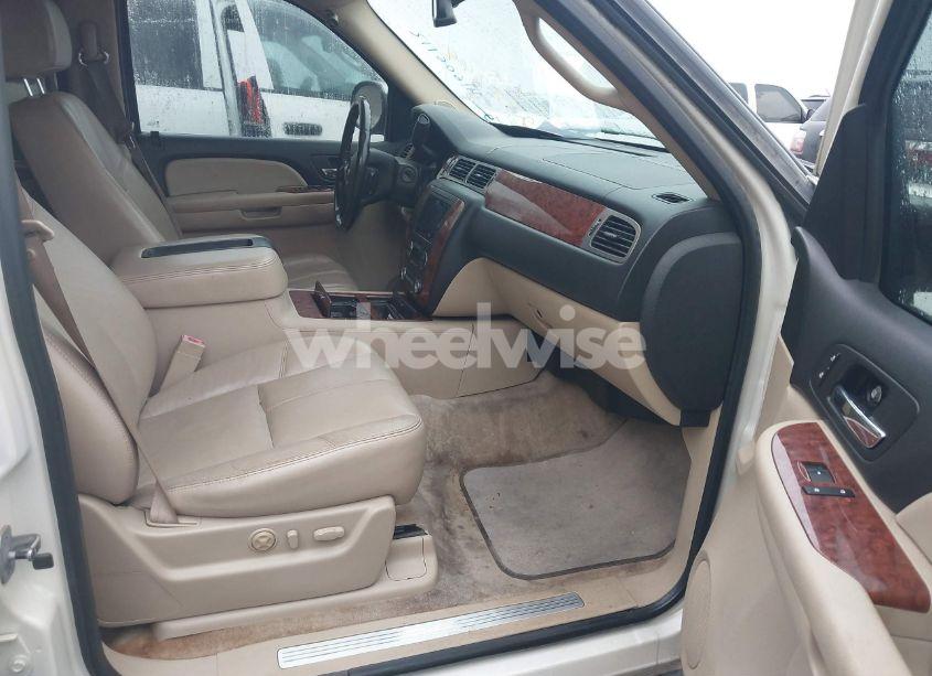 Photo 5 of 2008 Chevrolet Tahoe LTZ (VIN 1GNFC13058R242249)