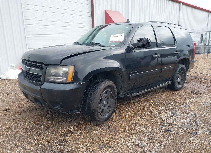 Photo 2 of 2009 Chevrolet Tahoe LS (VIN 1GNFC13059R299570)