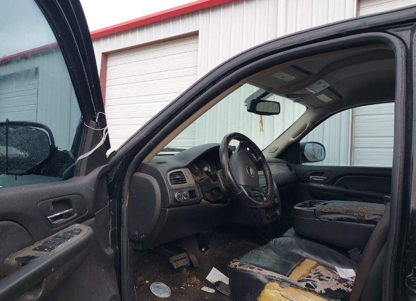 Photo 5 of 2009 Chevrolet Tahoe LS (VIN 1GNFC13059R299570)