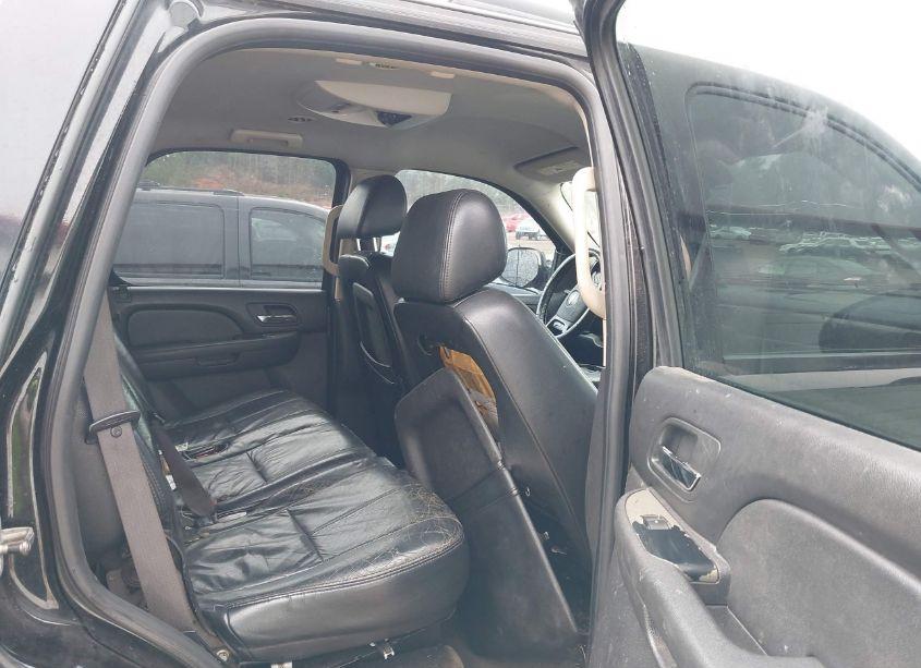 Photo 8 of 2009 Chevrolet Tahoe LS (VIN 1GNFC13059R299570)