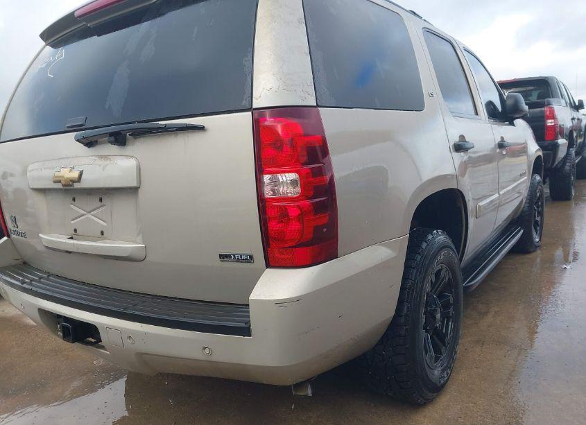 Photo 6 of 2007 Chevrolet Tahoe LS (VIN 1GNFC13067J376488)