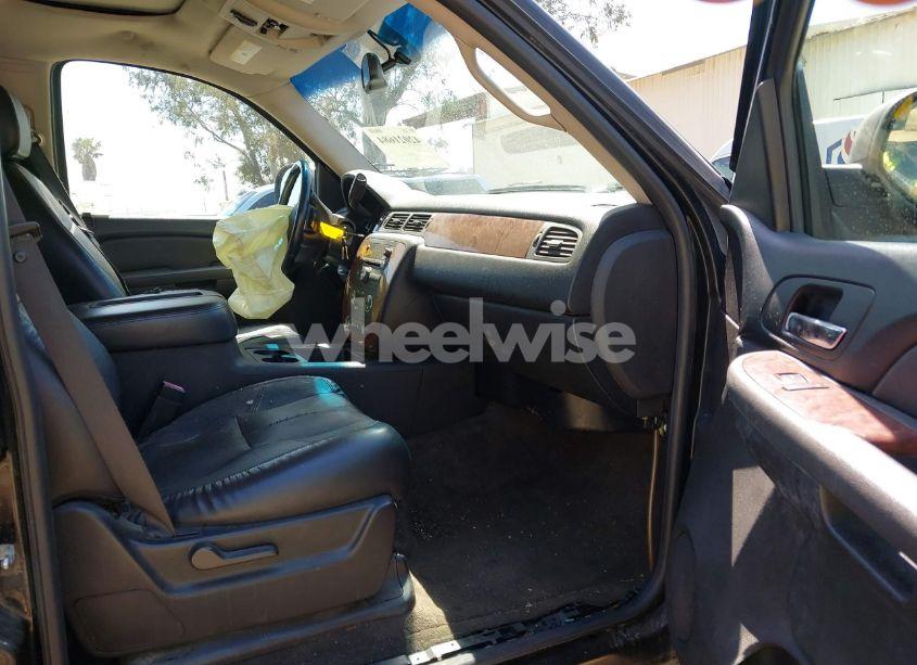 Photo 5 of 2007 Chevrolet Tahoe LT (VIN 1GNFC13067J381397)