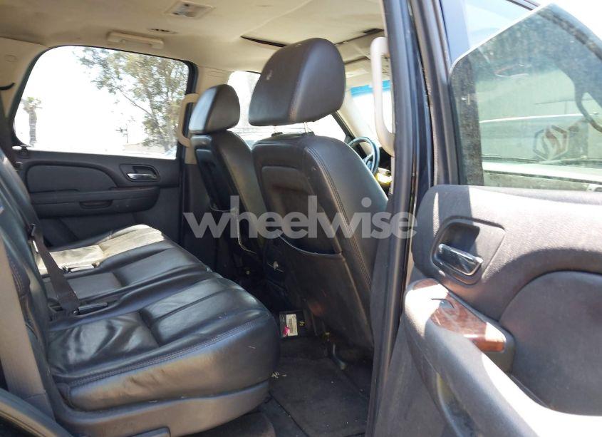 Photo 8 of 2007 Chevrolet Tahoe LT (VIN 1GNFC13067J381397)