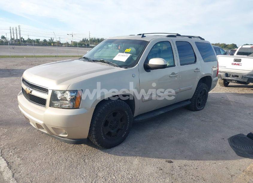 Photo 2 of 2007 Chevrolet Tahoe LT (VIN 1GNFC13067R191519)