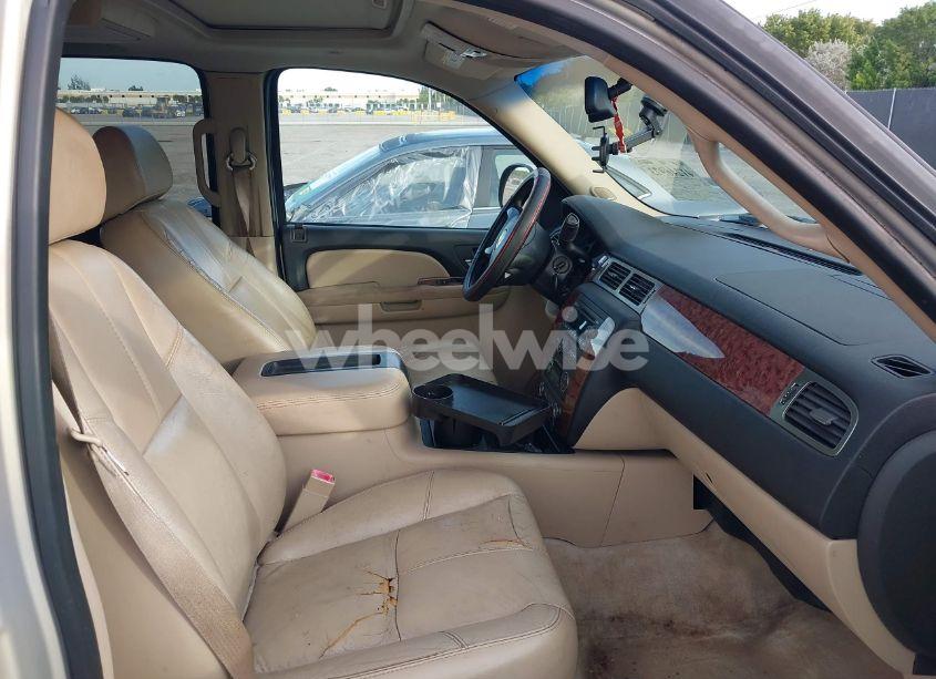 Photo 5 of 2007 Chevrolet Tahoe LT (VIN 1GNFC13067R191519)