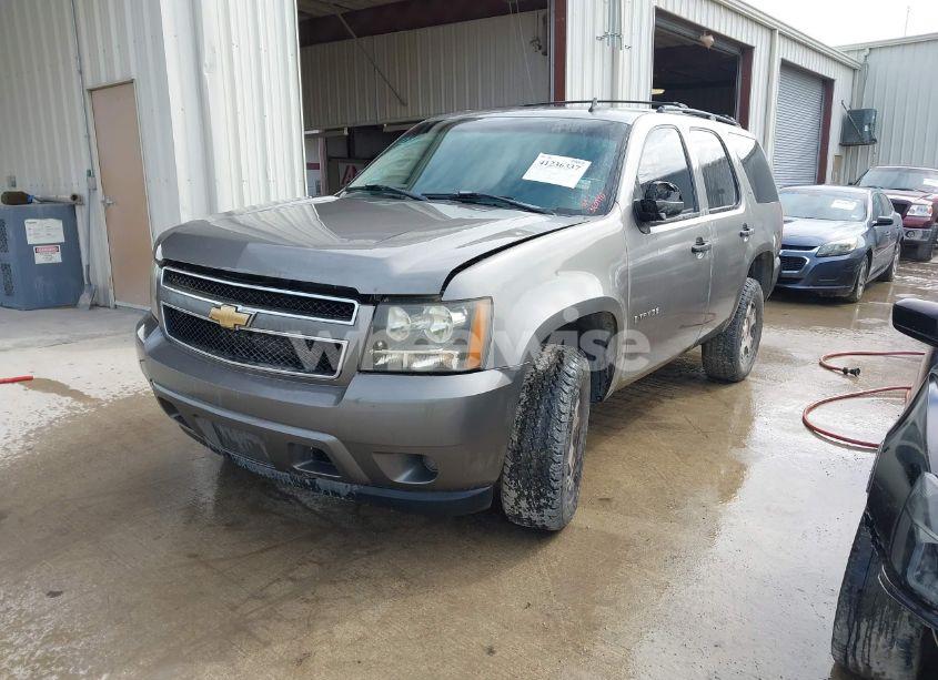 Photo 2 of 2007 Chevrolet Tahoe LS (VIN 1GNFC13067R360440)