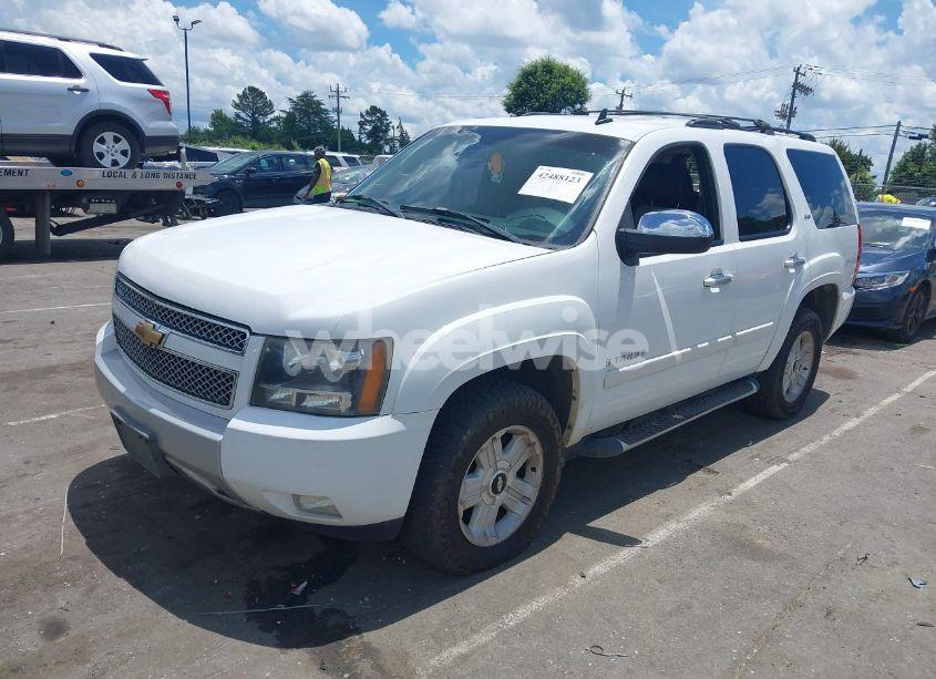 Photo 2 of 2007 Chevrolet Tahoe LT (VIN 1GNFC13067R365671)