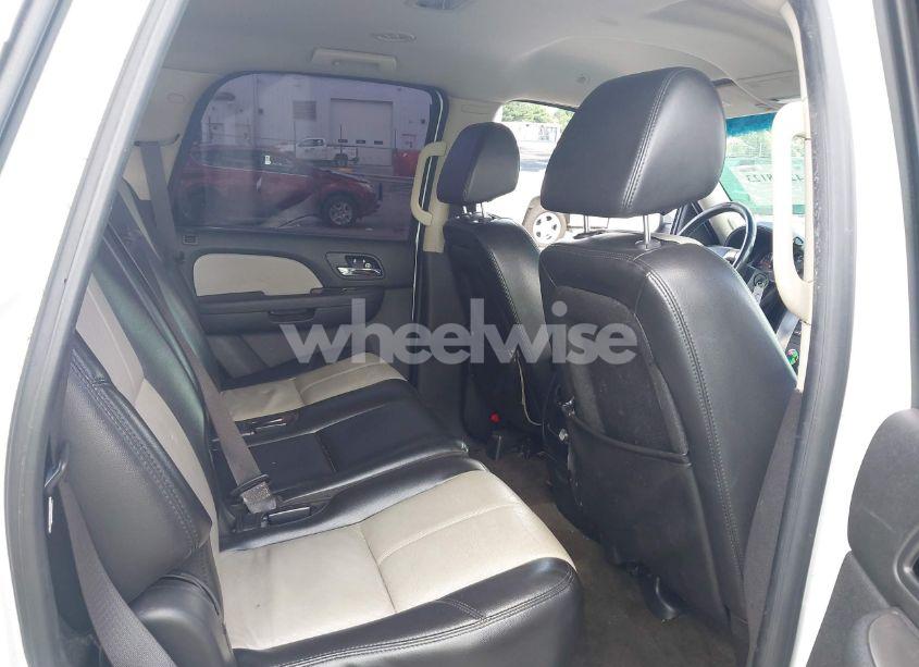 Photo 8 of 2007 Chevrolet Tahoe LT (VIN 1GNFC13067R365671)