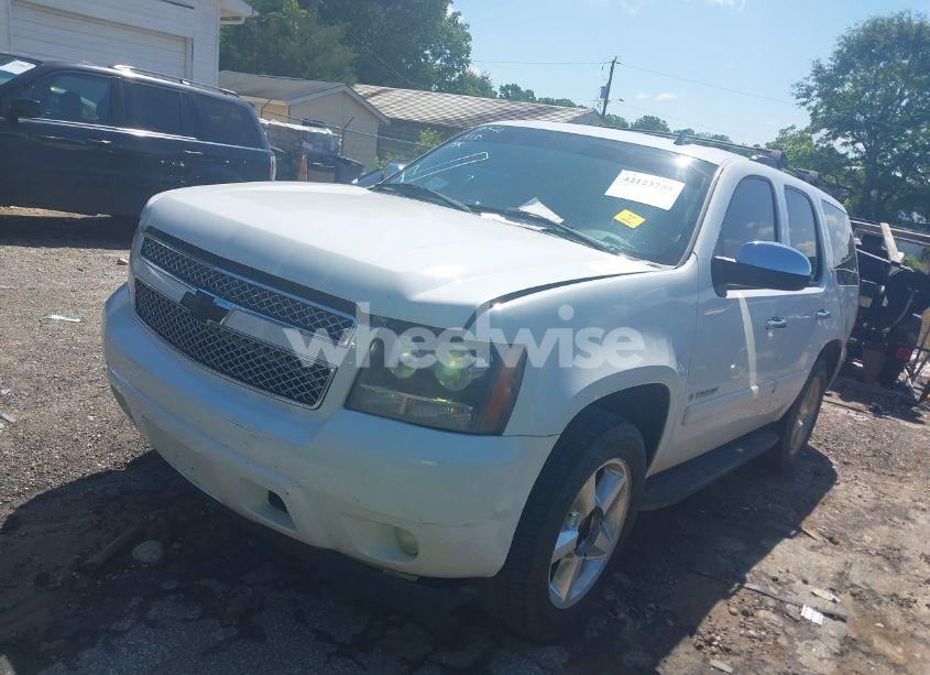 Photo 2 of 2008 Chevrolet Tahoe LTZ (VIN 1GNFC13068R121035)