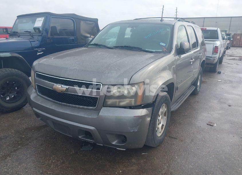 Photo 2 of 2008 Chevrolet Tahoe LT (VIN 1GNFC13068R200866)