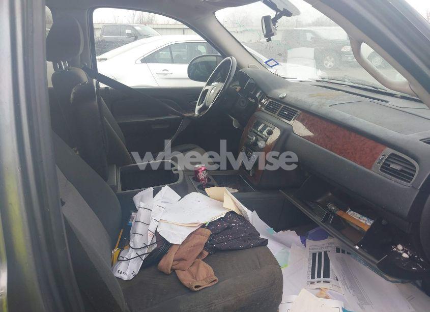 Photo 5 of 2008 Chevrolet Tahoe LT (VIN 1GNFC13068R200866)