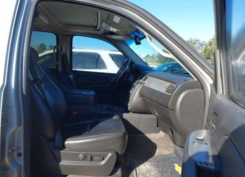 Photo 5 of 2008 Chevrolet Tahoe LT (VIN 1GNFC13068R246066)