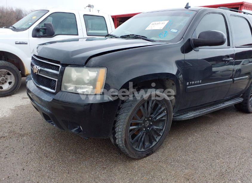 Photo 2 of 2008 Chevrolet Tahoe LT (VIN 1GNFC13068R272859)