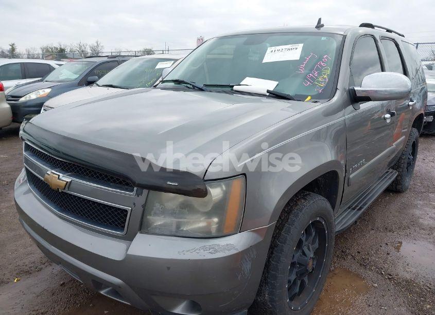 Photo 2 of 2007 Chevrolet Tahoe LS (VIN 1GNFC13077J278764)