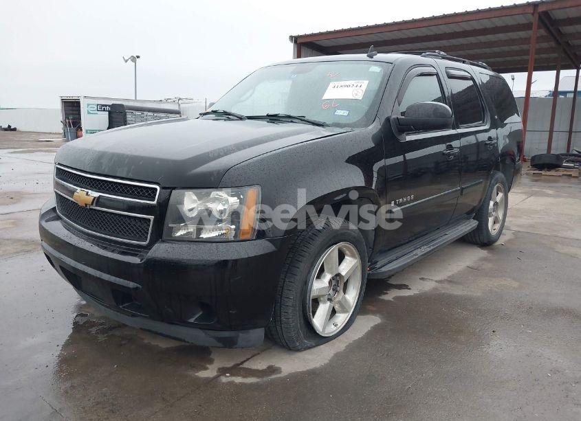 Photo 2 of 2007 Chevrolet Tahoe LT (VIN 1GNFC13077R248892)