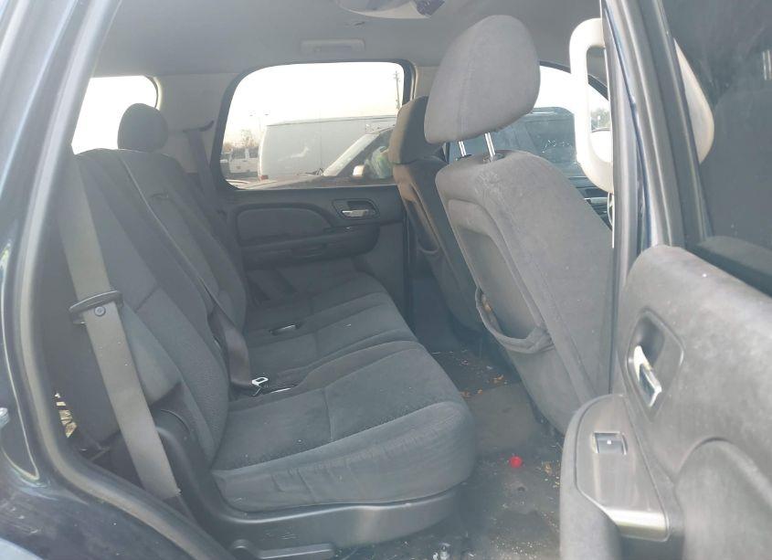 Photo 8 of 2007 Chevrolet Tahoe LS (VIN 1GNFC13077R253221)