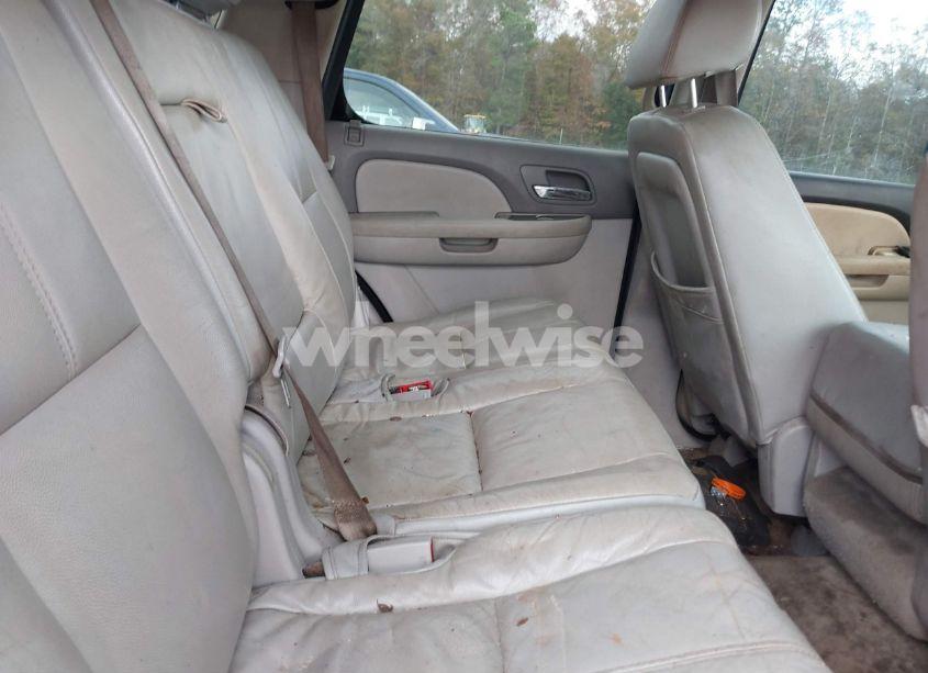 Photo 8 of 2007 Chevrolet Tahoe LS (VIN 1GNFC13077R266230)