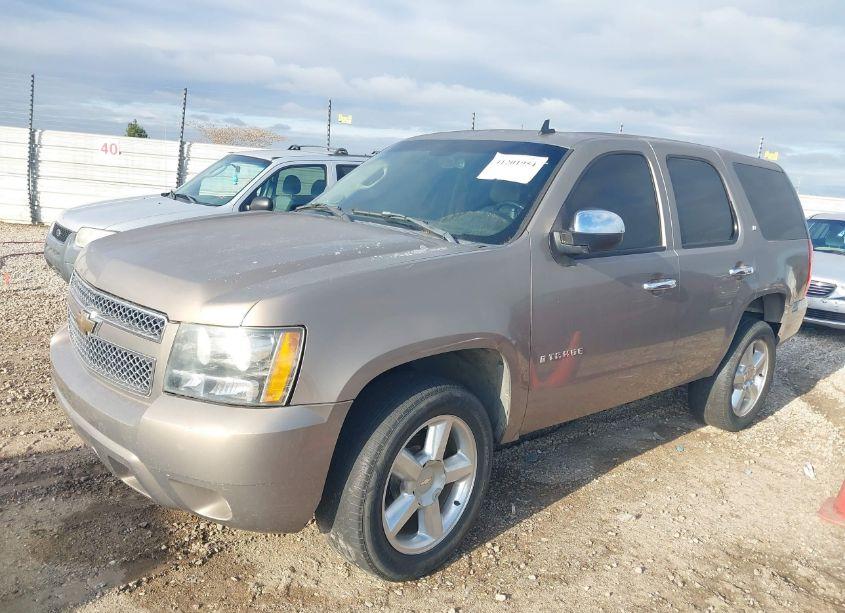Photo 2 of 2007 Chevrolet Tahoe LT (VIN 1GNFC13077R273792)