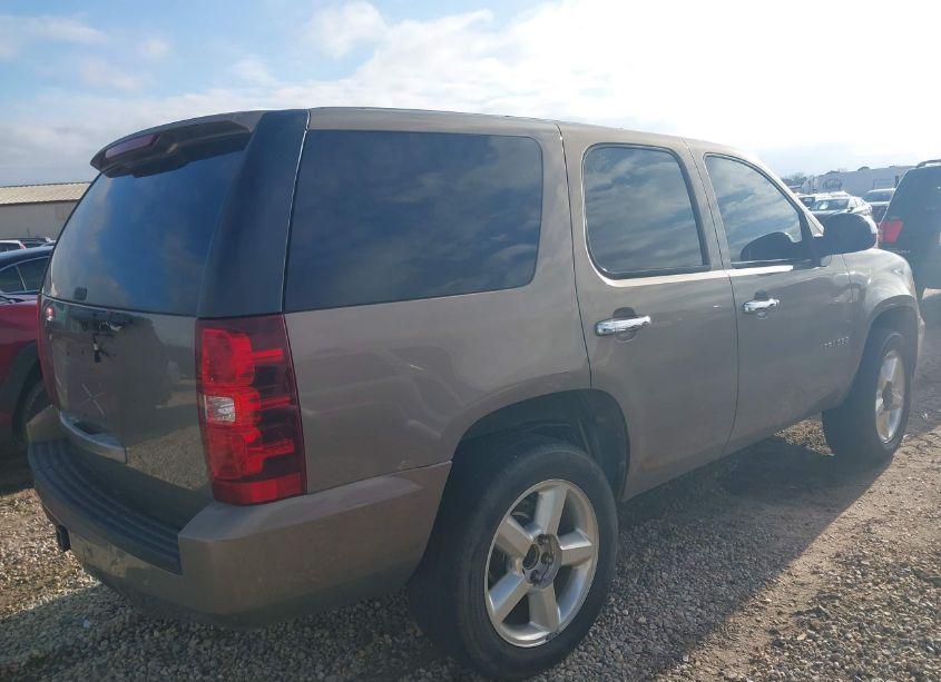 Photo 4 of 2007 Chevrolet Tahoe LT (VIN 1GNFC13077R273792)