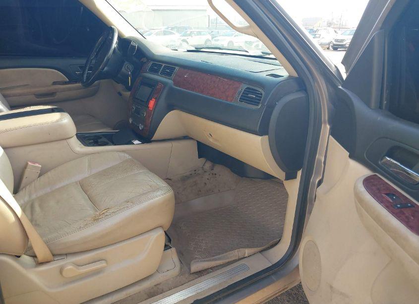 Photo 5 of 2007 Chevrolet Tahoe LT (VIN 1GNFC13077R273792)