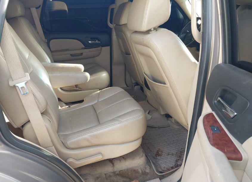 Photo 8 of 2007 Chevrolet Tahoe LT (VIN 1GNFC13077R273792)