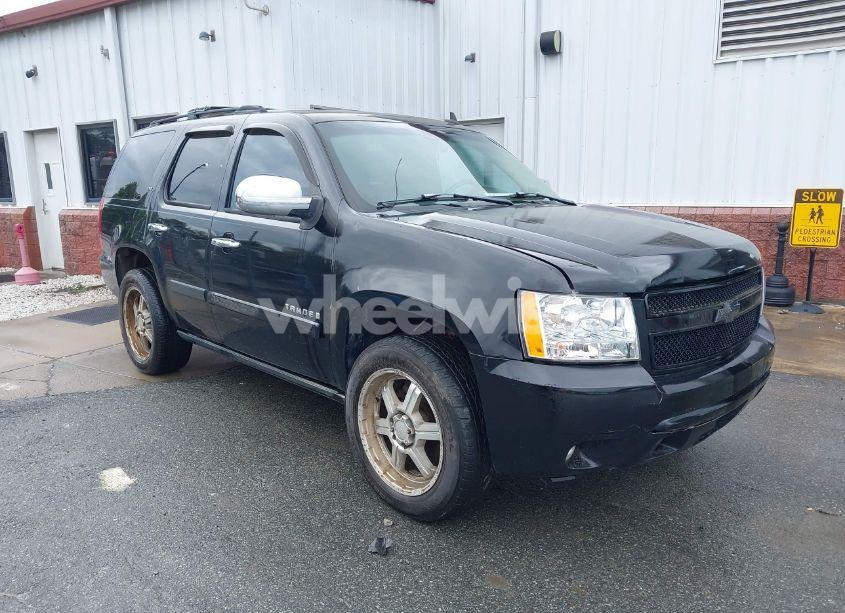 2007 Chevrolet Tahoe LTZ (VIN 1GNFC13077R275025) main photo