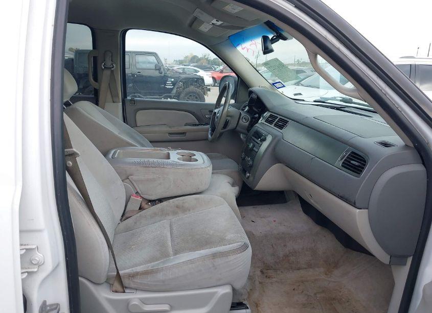 Photo 5 of 2007 Chevrolet Tahoe LS (VIN 1GNFC13077R276868)