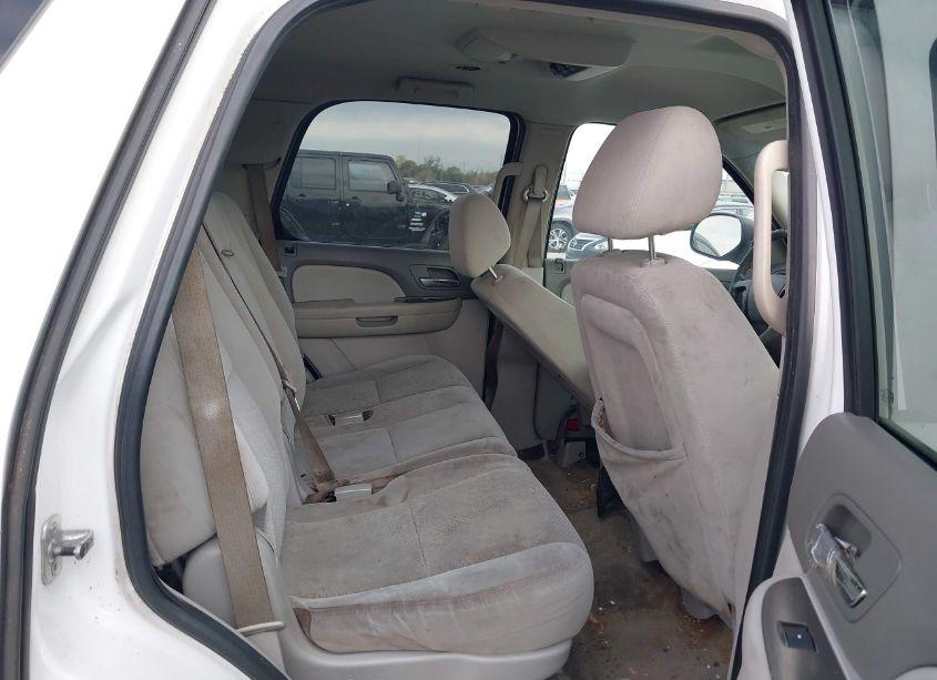 Photo 8 of 2007 Chevrolet Tahoe LS (VIN 1GNFC13077R276868)